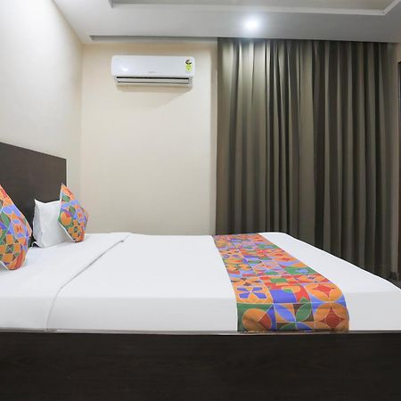 Fabhotel Bliss Premium Гургаон Экстерьер фото