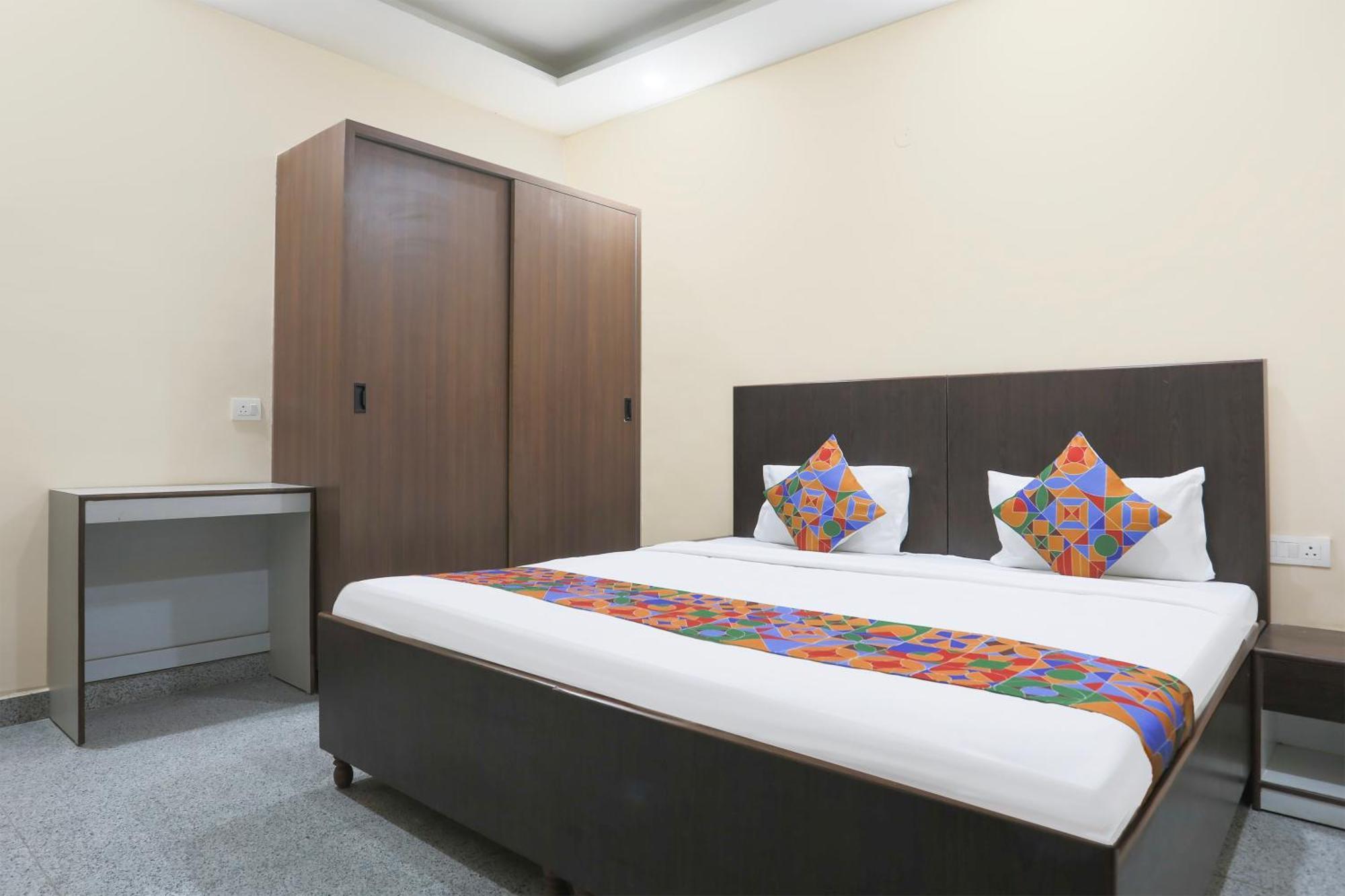 Fabhotel Bliss Premium Гургаон Экстерьер фото