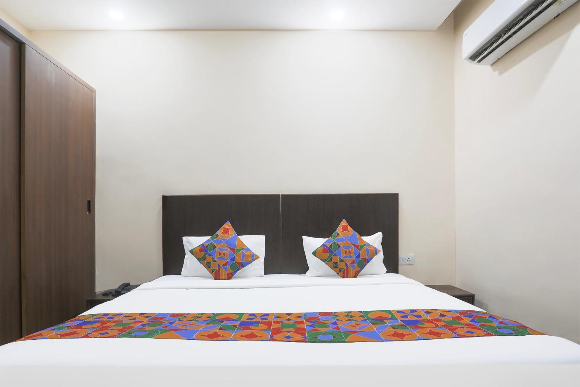 Fabhotel Bliss Premium Гургаон Экстерьер фото