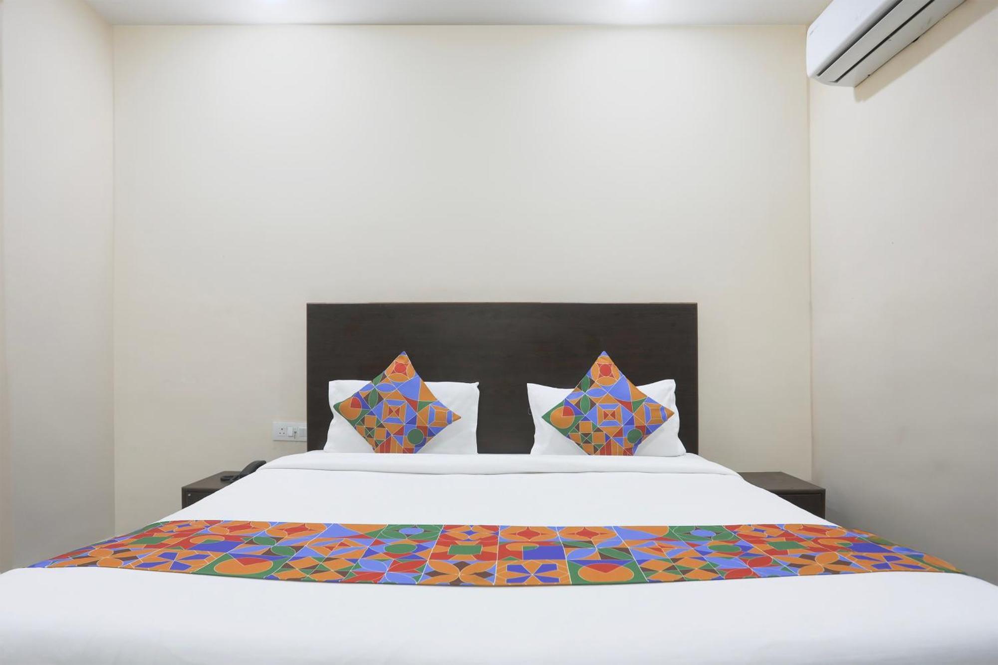 Fabhotel Bliss Premium Гургаон Экстерьер фото
