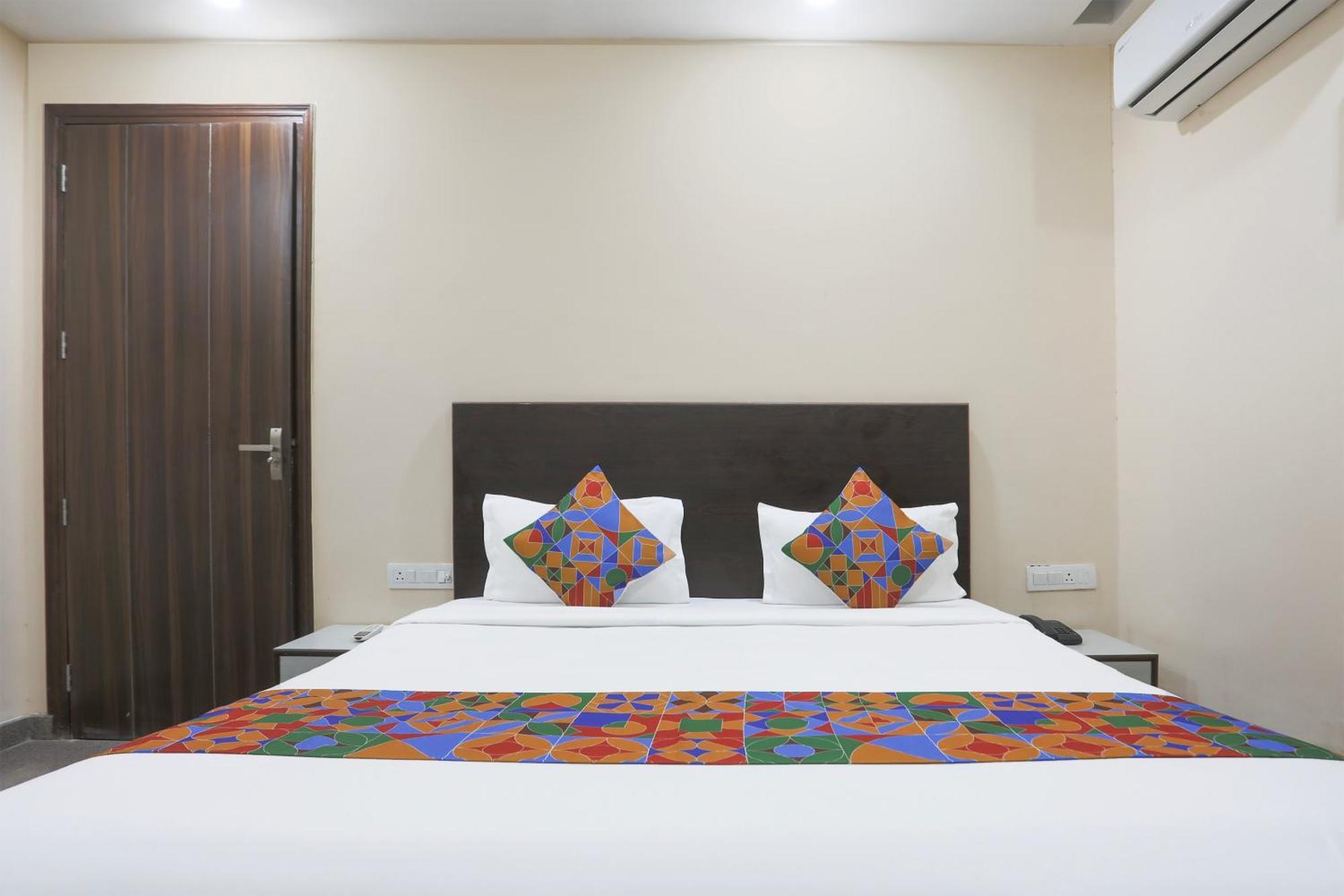 Fabhotel Bliss Premium Гургаон Экстерьер фото