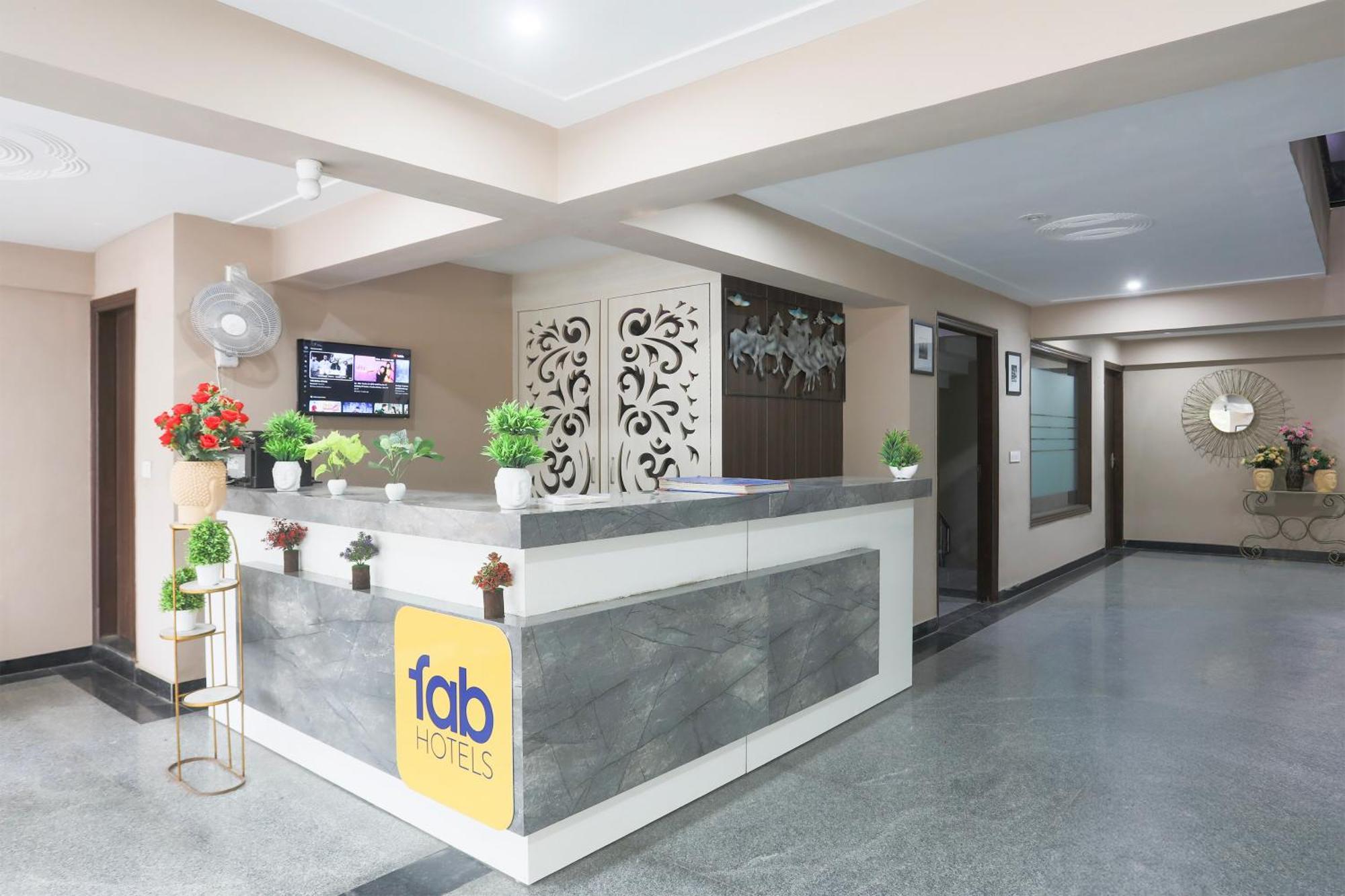 Fabhotel Bliss Premium Гургаон Экстерьер фото